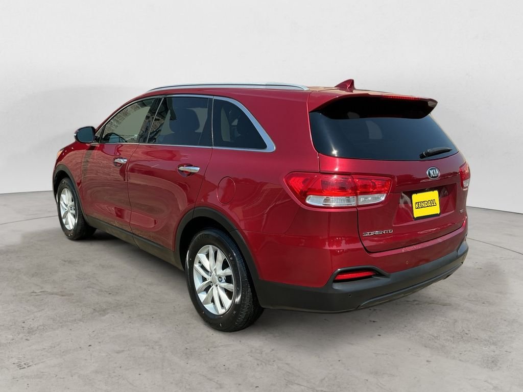 Used 2016 Red Kia LX image 7