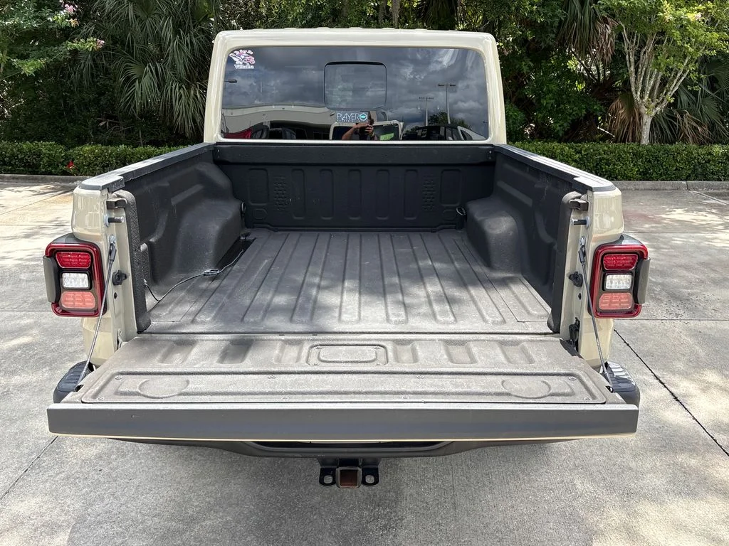 Used 2022 Beige Jeep Rubicon image 31
