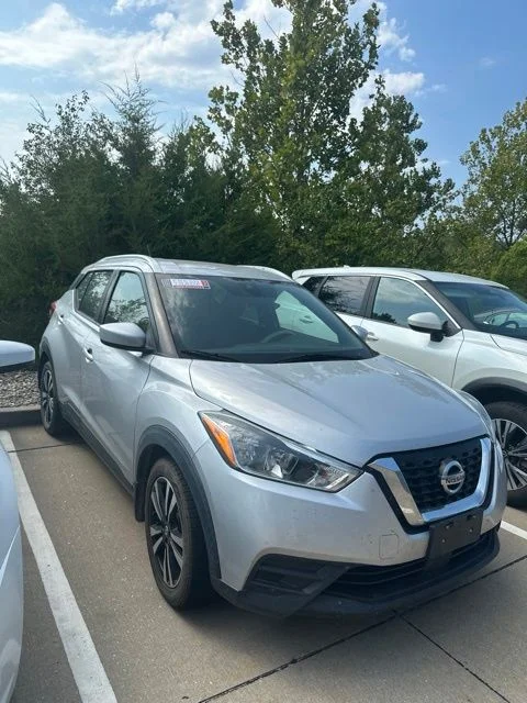 Used 2020 Nissan Kicks SV with VIN 3N1CP5CV8LL553907 for sale in Jefferson City, MO