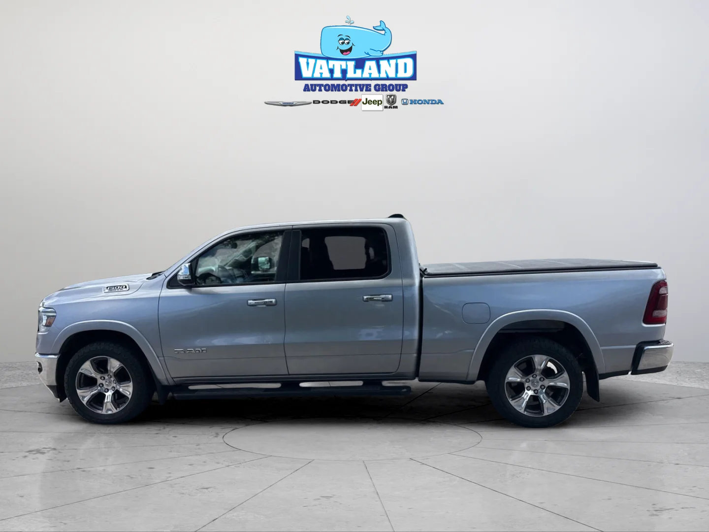 Used 2019 Billet Silver Metallic Ram Laramie image 5