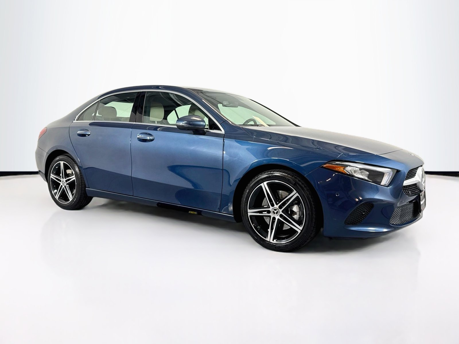 Used 2019 Denim Blue Metallic Mercedes-Benz A 220 image 7