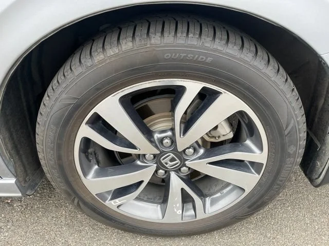Used 2021 Lunar Silver Metallic Honda Touring image 14