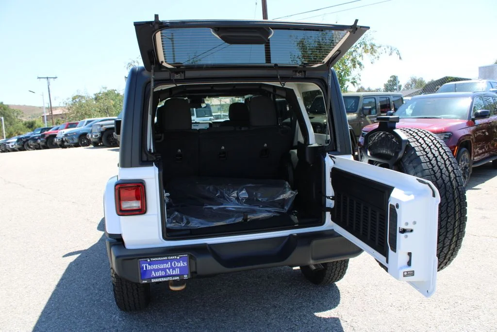 New 2026 Bright White Clear-Coat Exterior Paint Jeep 85th Anniversary Edition image 11