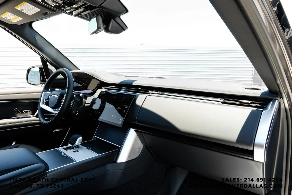 New 2026 Charente Grey Prem Met Land Rover SE image 10