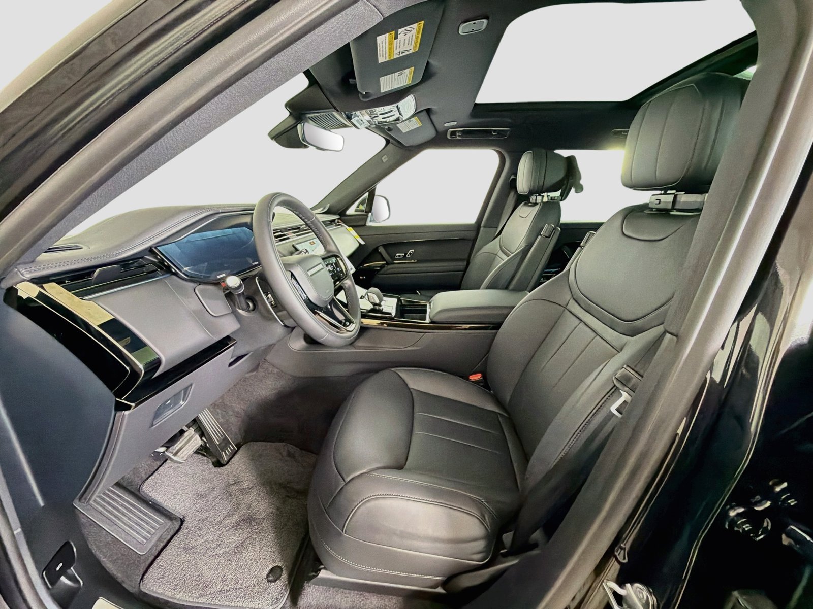 New 2027 Santorini Black LAND ROVER Dynamic SE P400 image 23