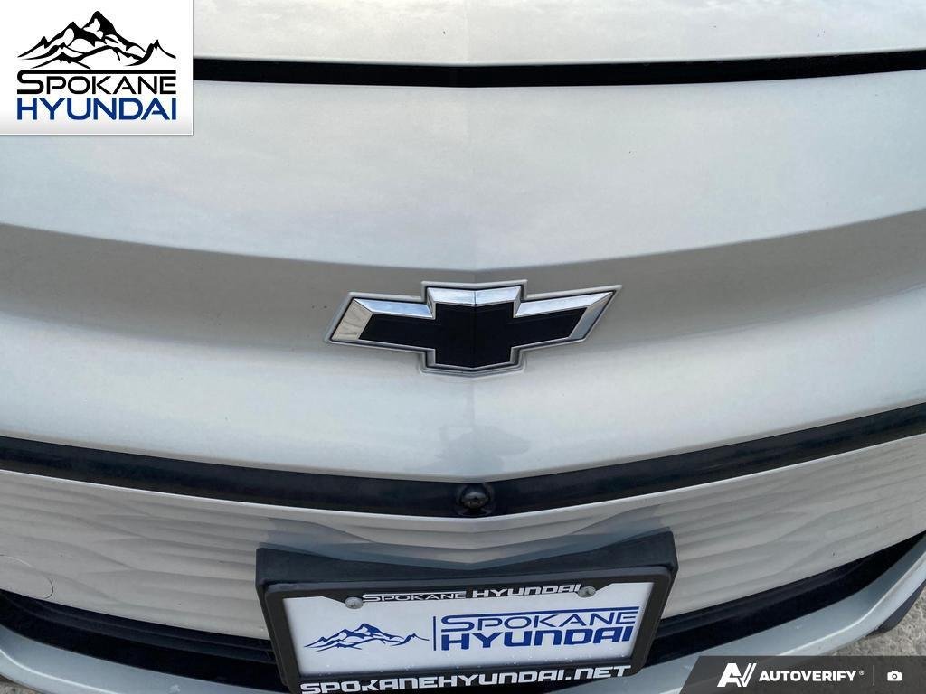 Used 2022 Silver Flare Metallic Chevrolet Premier image 12