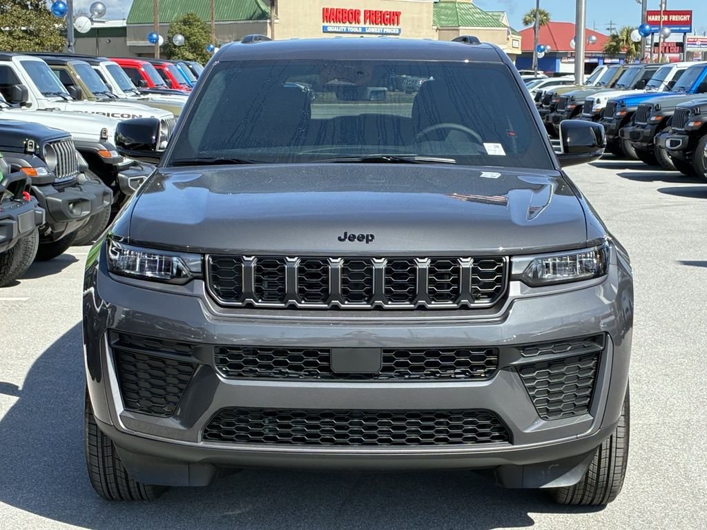 New 2026 Baltic Gray Metallic Clear-Coat Exterior Paint Jeep Altitude image 10