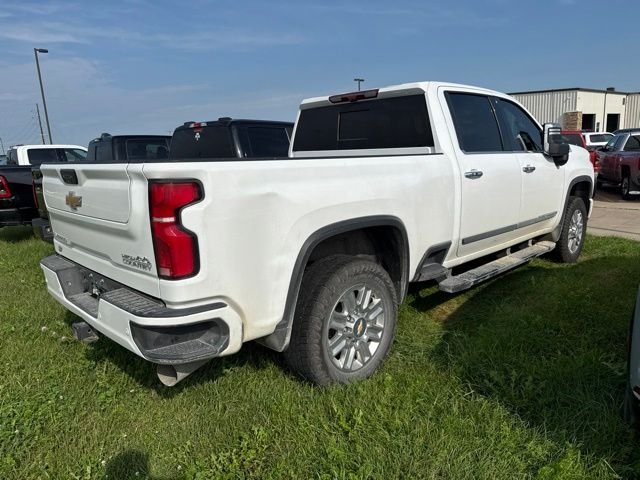 Used 2024 White Chevrolet High Country image 4