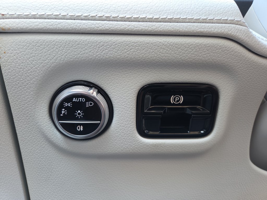 Certified Used 2023 Silver Mercedes-Benz 350 SUV image 28