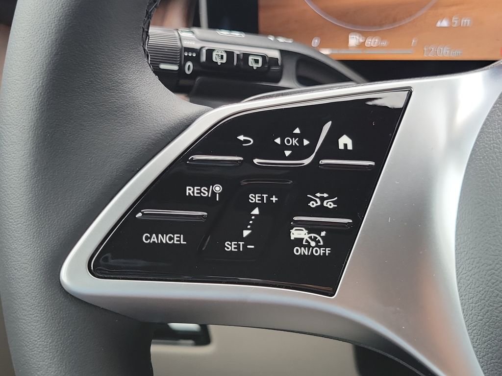 New 2027 Verde Silver Metallic Mercedes-Benz GLC 300 image 20