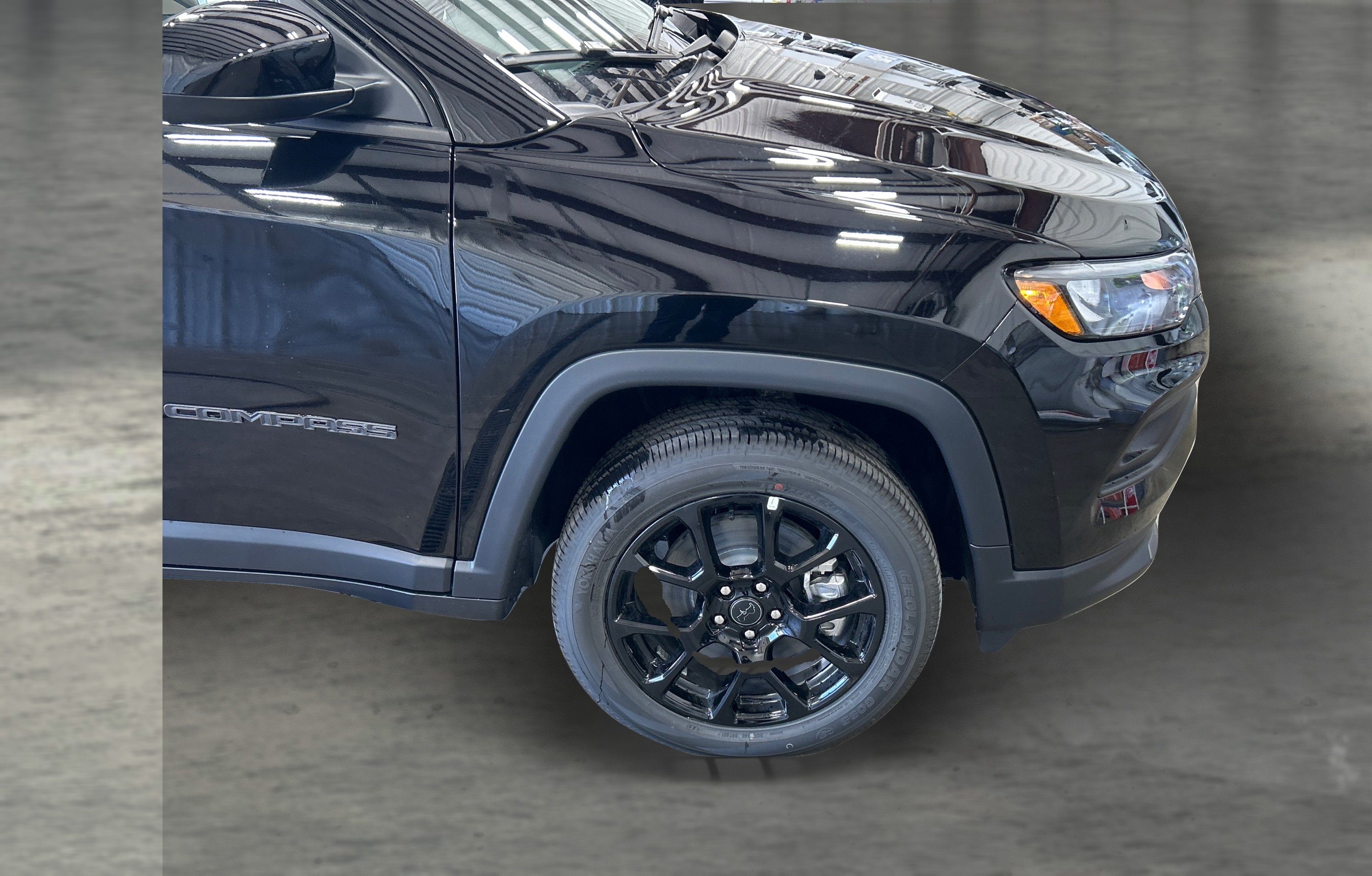New 2026 Diamond Black Crystal Pearl-Coat Exterior Paint Jeep Latitude image 22