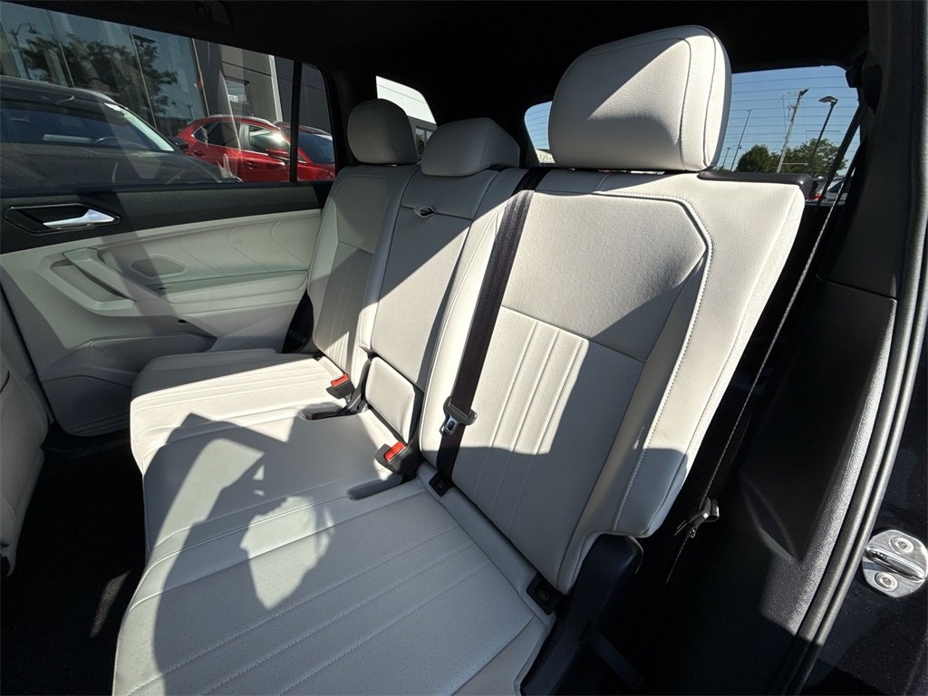 2023 VOLKSWAGEN TIGUAN - Image 23
