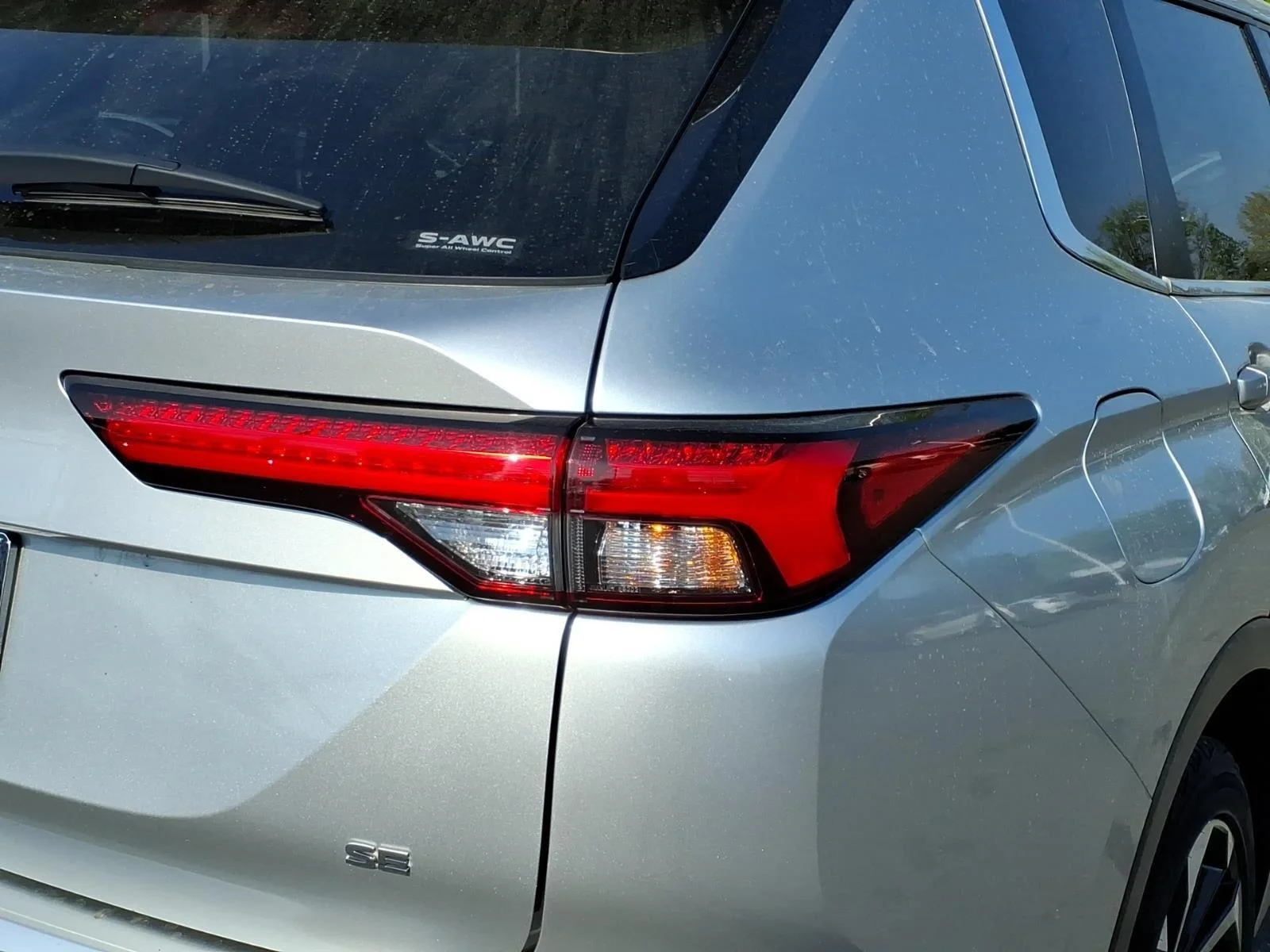 Used 2024  Mitsubishi SE image 17