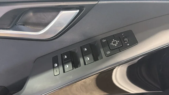 Certified Used 2025 White Kia EX image 27