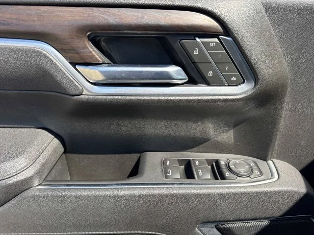 Used 2025 Silver GMC SLT image 44