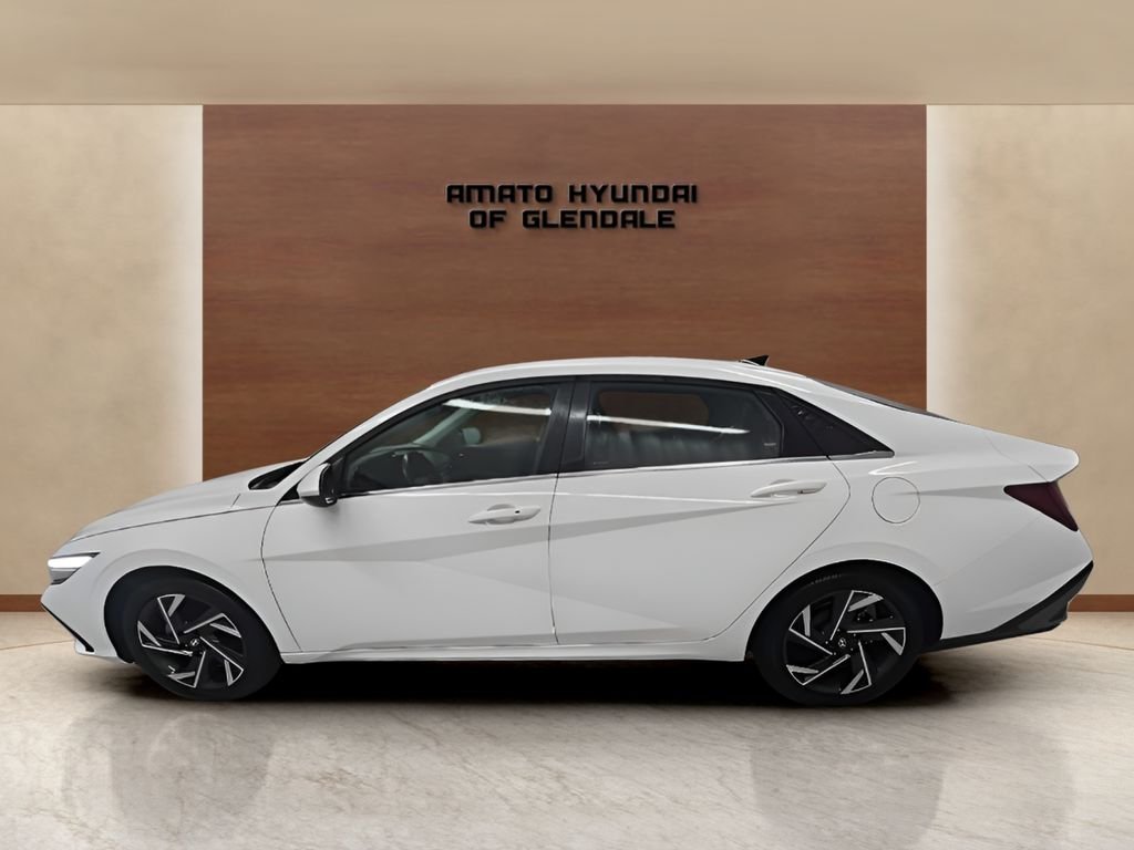 Used 2025 White Hyundai SEL Convenience image 2