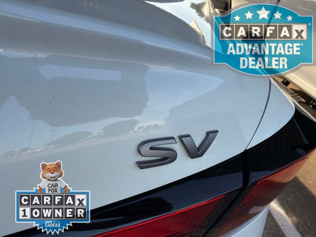 Used 2023 White Nissan SV FWD image 11