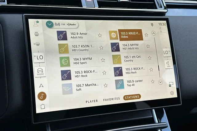 New 2026 Fuji White Land Rover Dynamic SE image 16