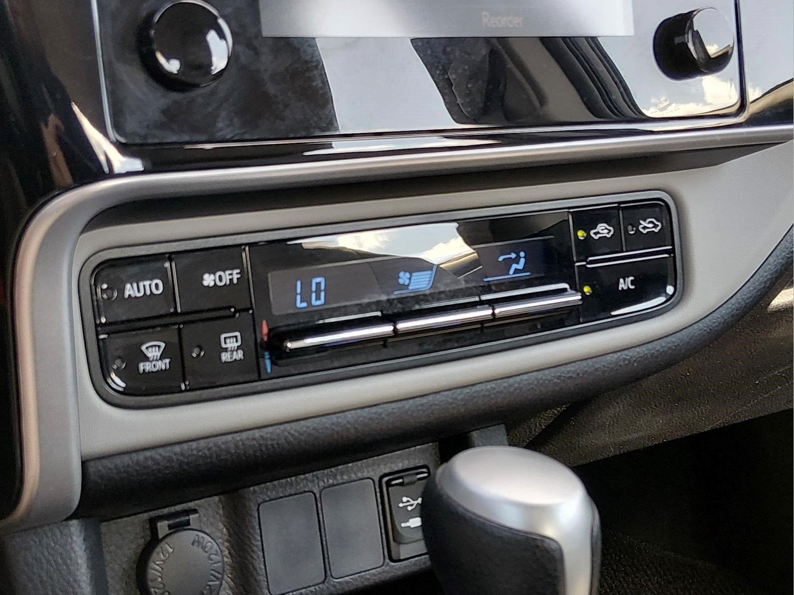 Used 2018 Galactic Aqua Mica Toyota LE image 25