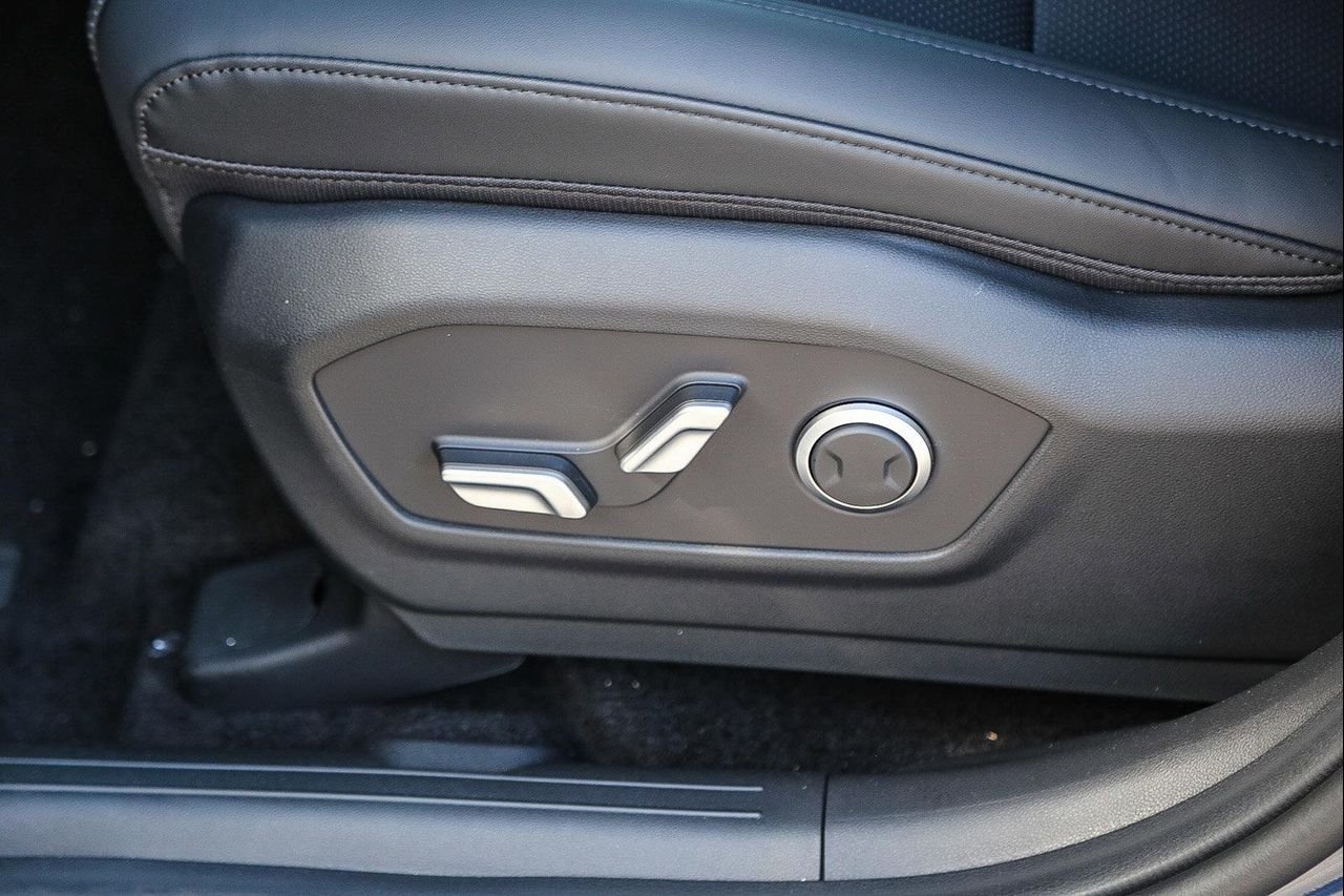 New 2026 Blue Hyundai SEL image 21