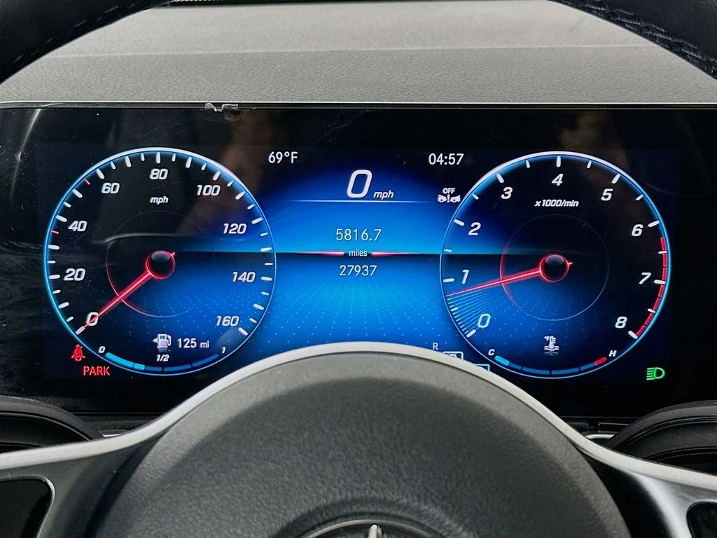Used 2023 White Mercedes-Benz GLB 250 image 11