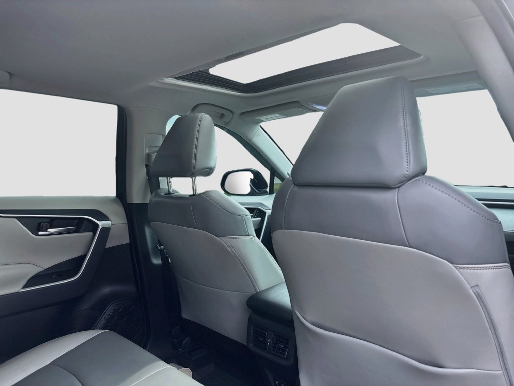 Used 2021 Black Toyota XLE Premium image 23