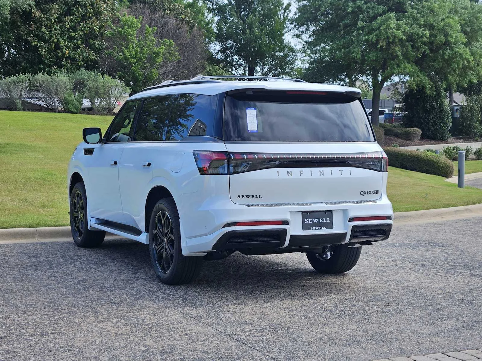 New 2026 RADIANT WHITE INFINITI Sport 4WD image 3