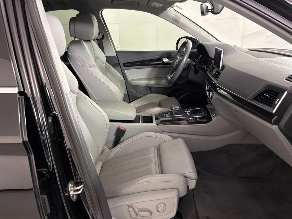 Used 2020 Black Metallic Audi 55 Premium image 42