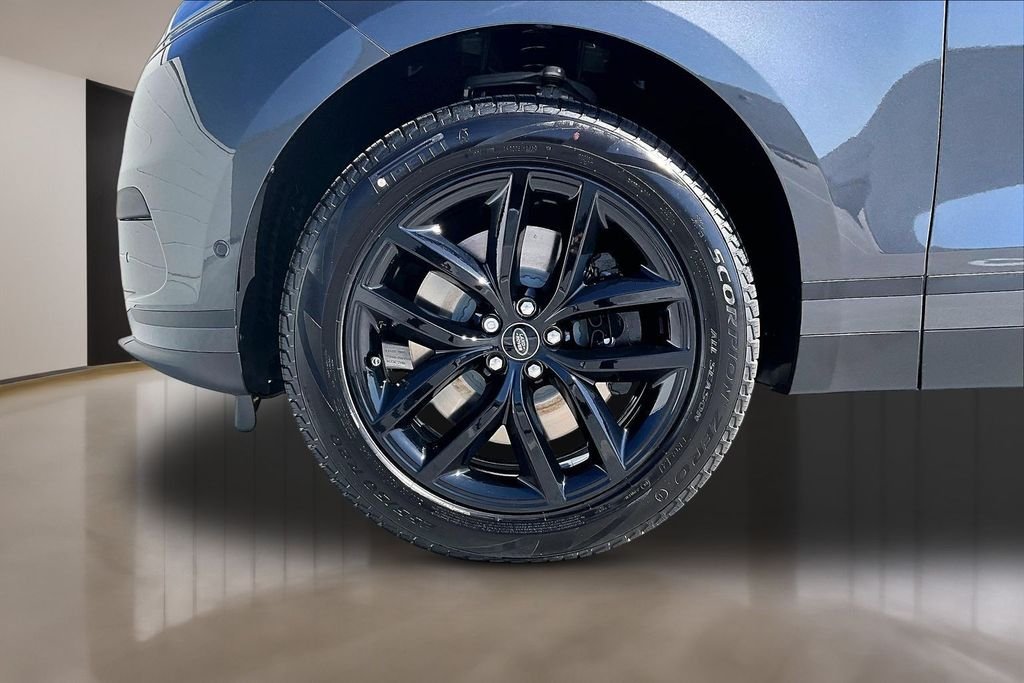 New 2026 CARPATHIAN GREY Land Rover S image 13