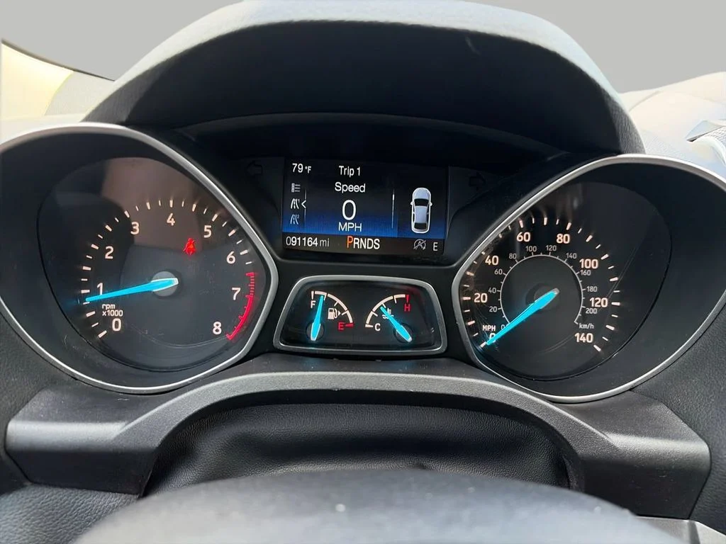 Used 2018 Silver Ford SEL image 25