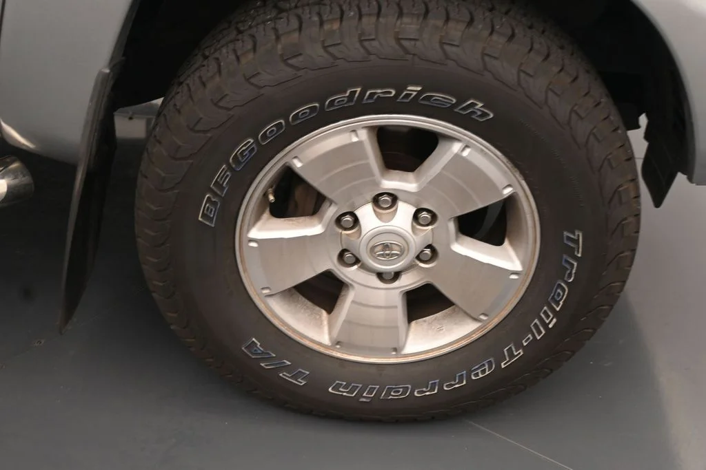 Used 2015 Silver Toyota Base image 11