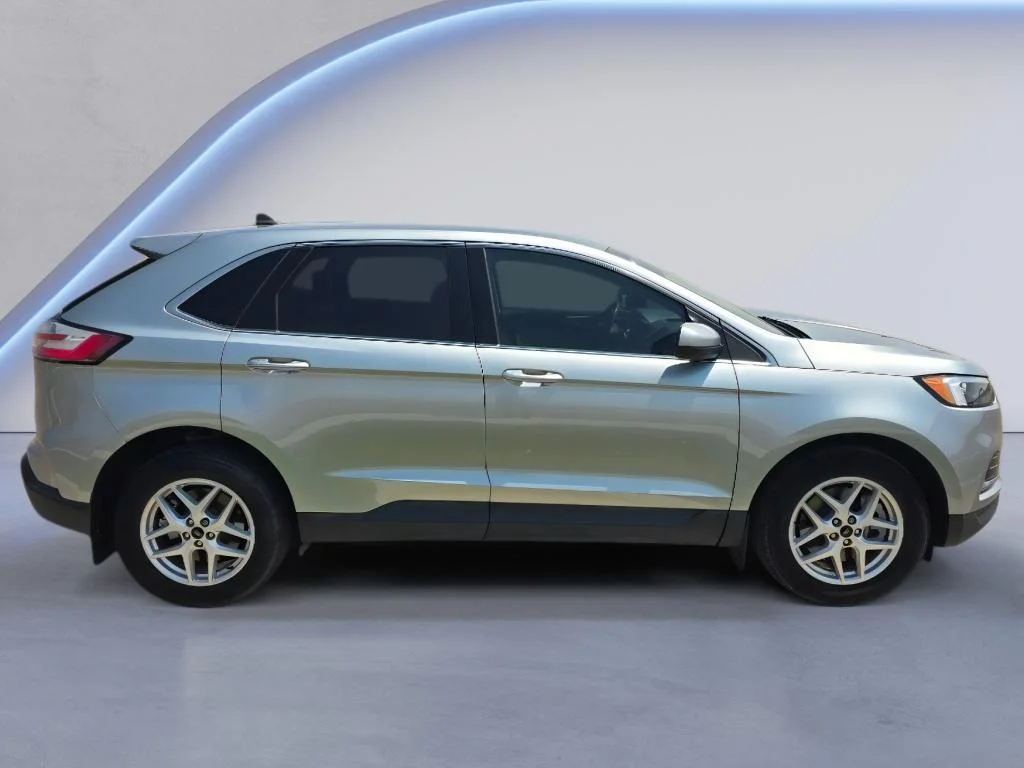 Used 2024 Iconic Silver Metallic Ford SEL image 6