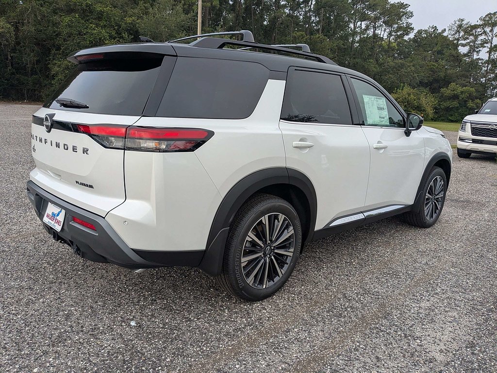 New 2026 Everest White Pearl TriCoat / Super Black Two-tone Nissan Platinum image 4