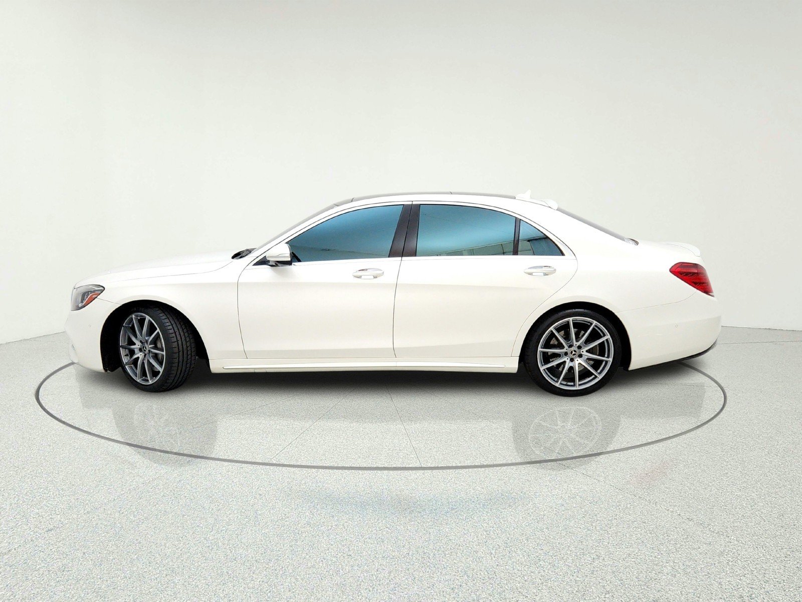 Used 2018 designo Diamond White Mercedes-Benz S 560 image 14