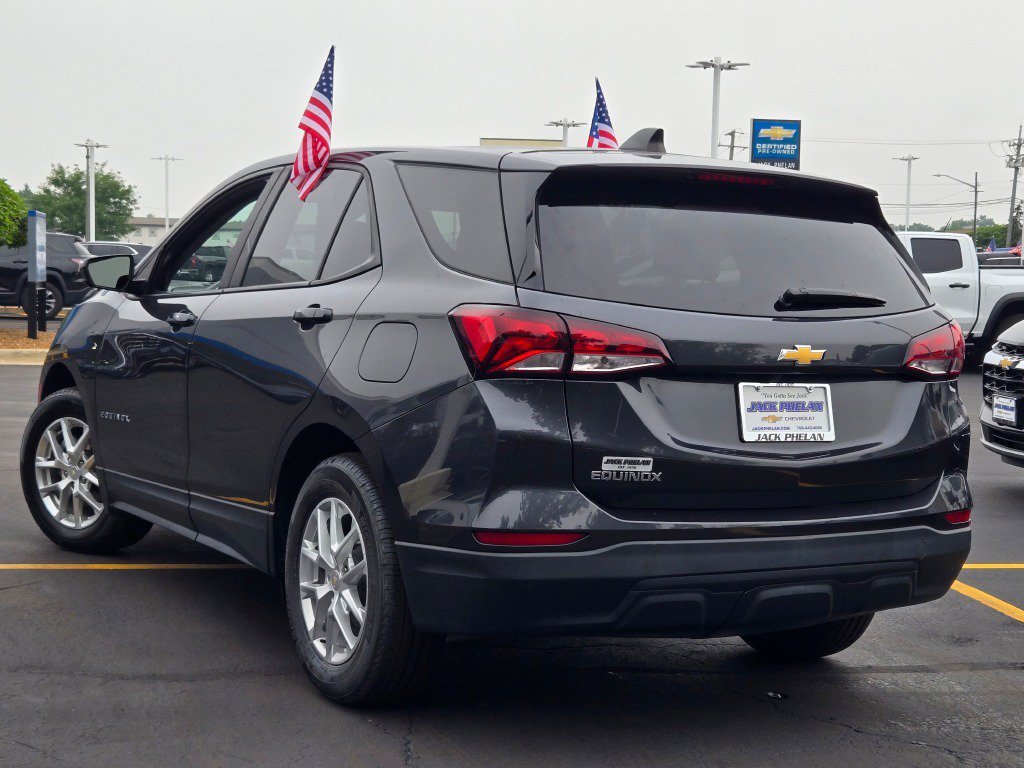 2022 Chevrolet Equinox LS - Photo 15