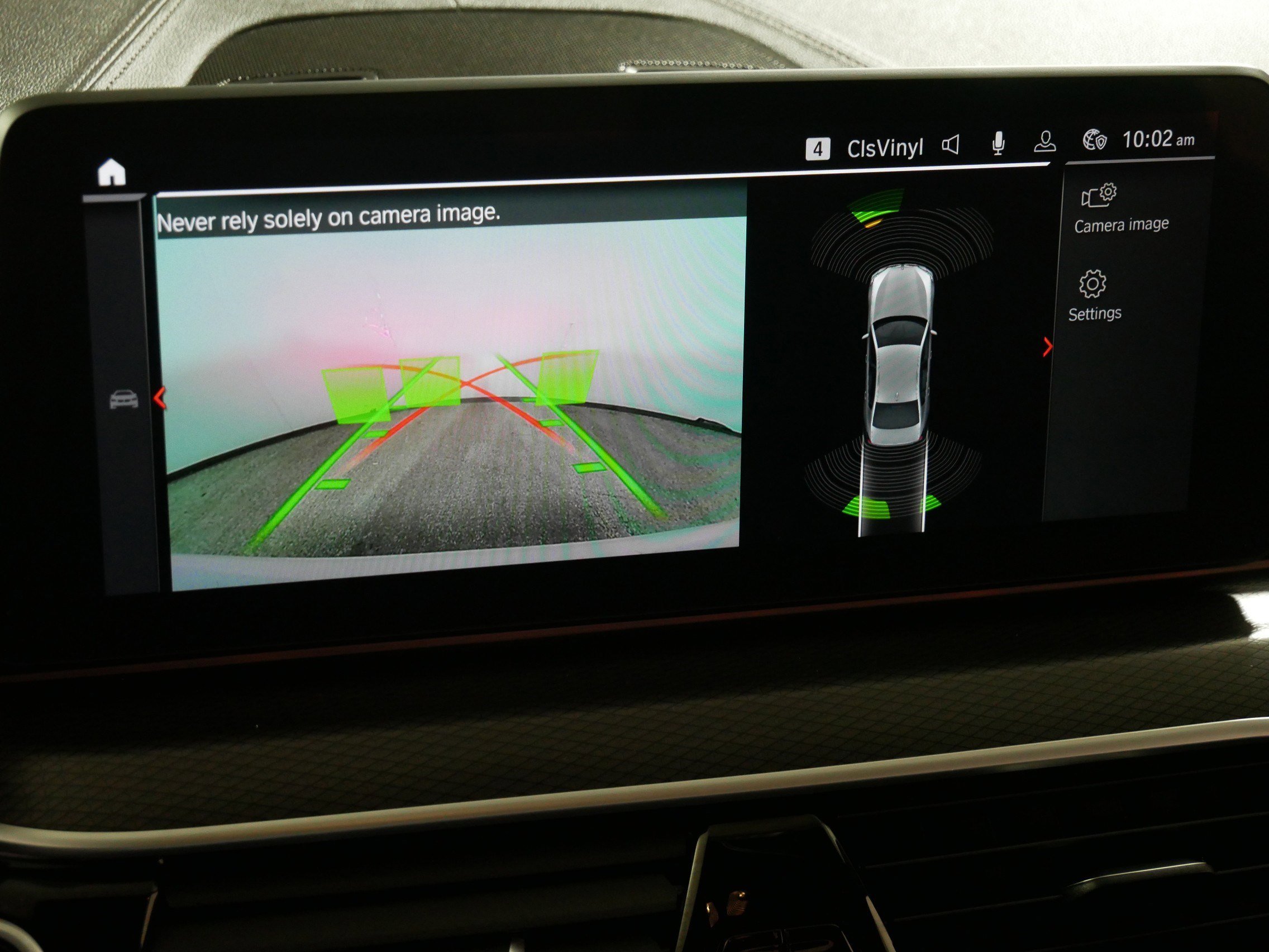 2022 BMW 5 Series M550i - Photo 33