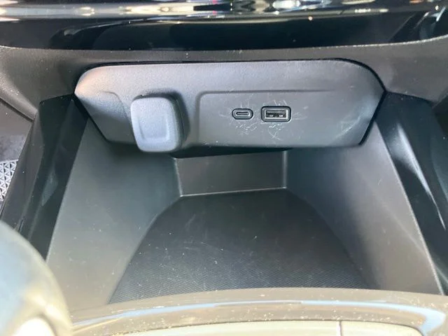 Used 2025 White Chevrolet LT image 21