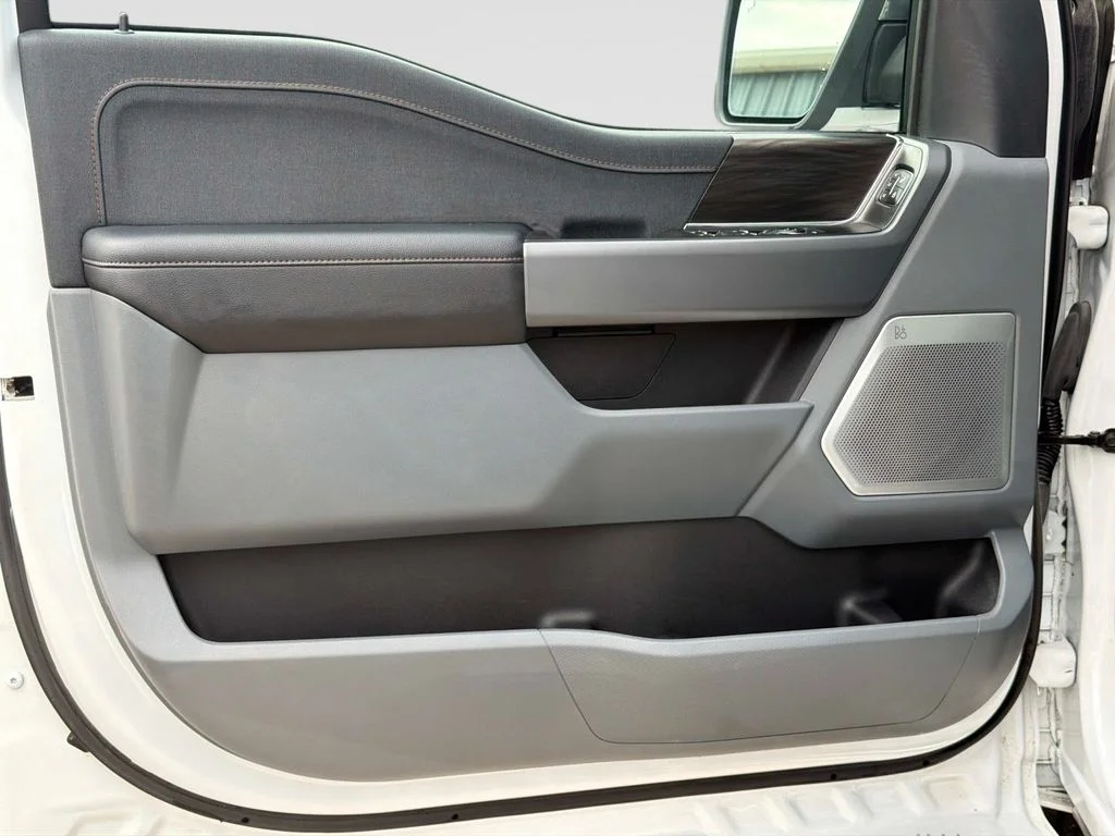 Used 2024 Oxford White Ford Lariat image 18