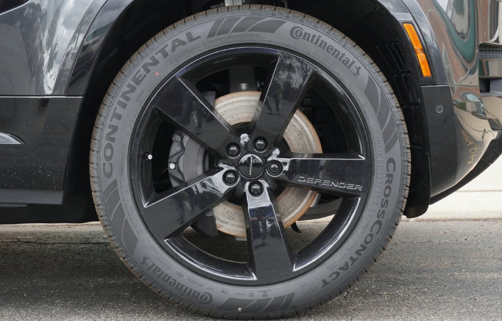 New 2026 Carpathian Grey Land Rover X-Dynamic SE image 8