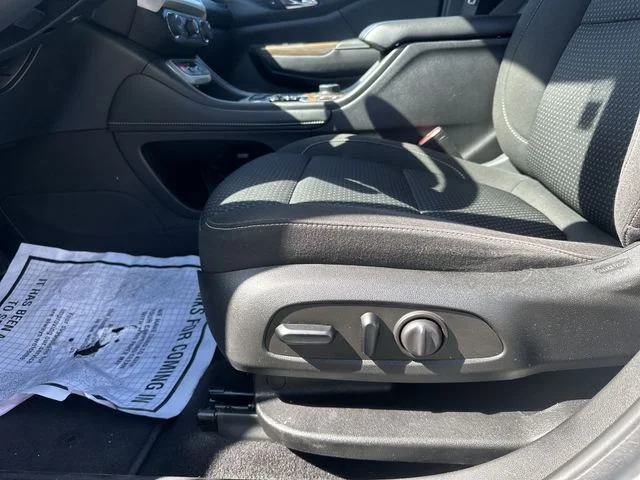 2023 GMC Acadia SLE - Photo 16