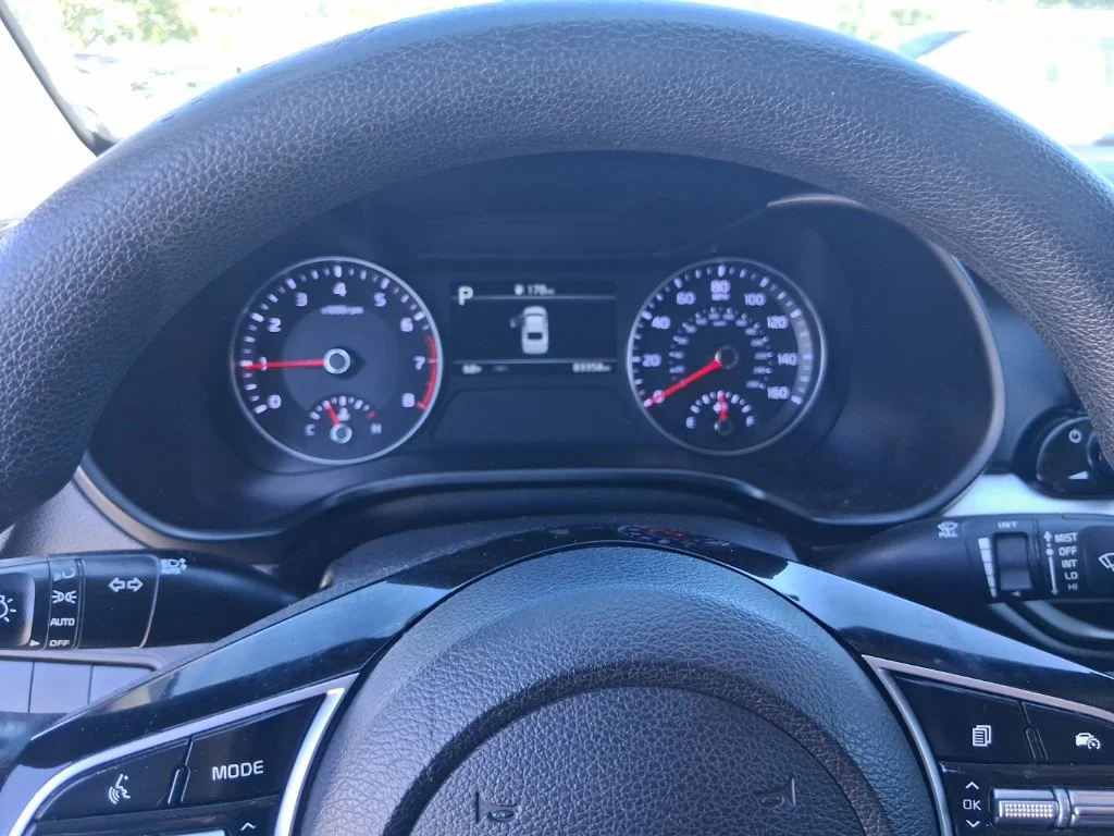 Used 2023 Black Kia LXS image 11