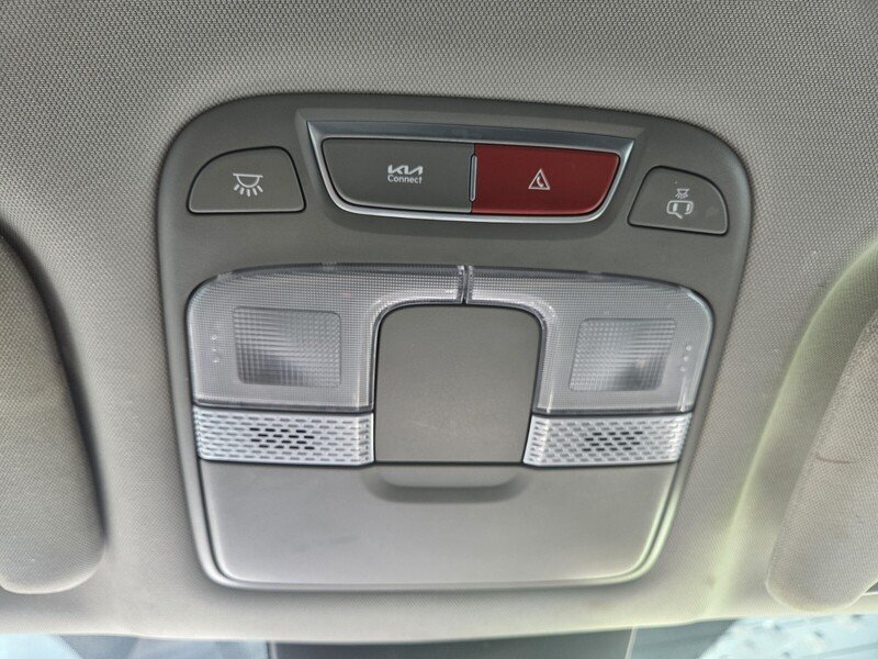 Used 2023 White Kia S image 18