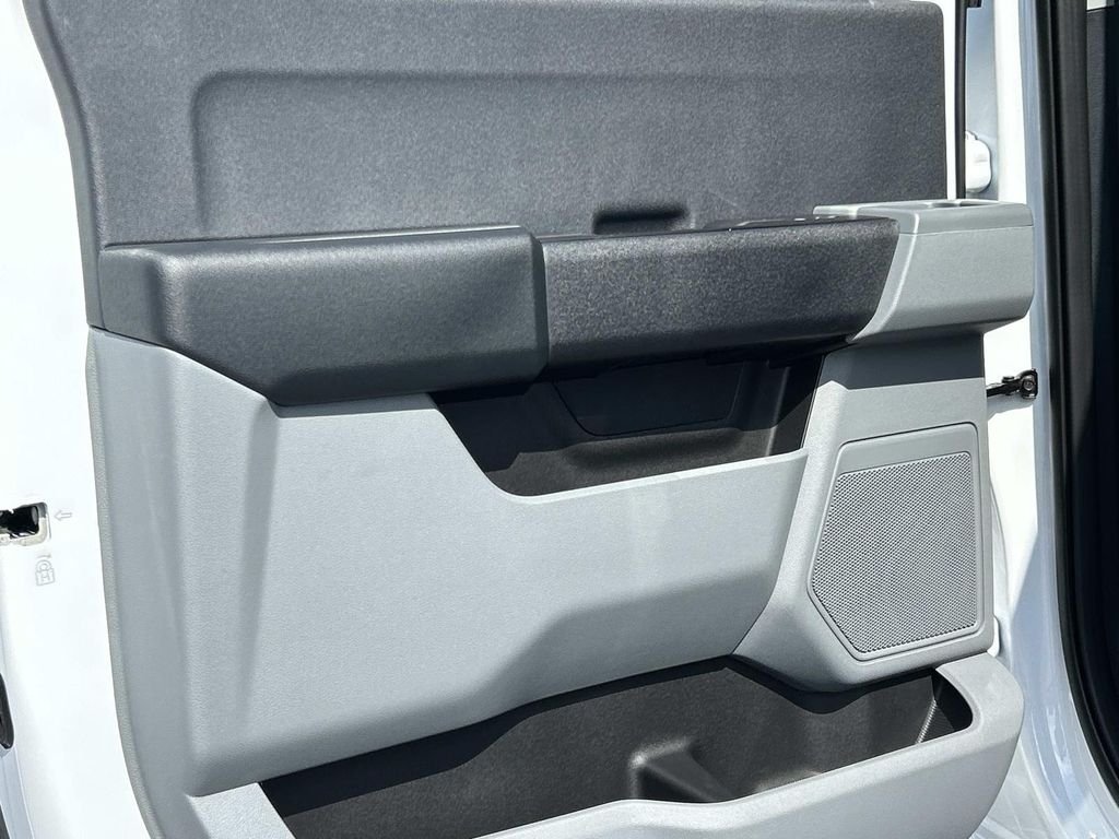 New 2026 Oxford White Ford XL image 18