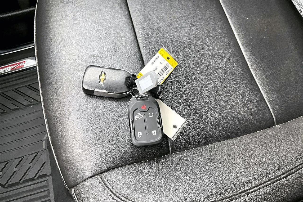 Used 2022 Silver Chevrolet LT image 31