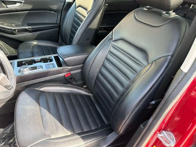 Used 2022 Red Ford SEL image 22