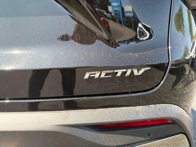 New 2026 Mosaic Black Metallic Chevrolet ACTIV image 13