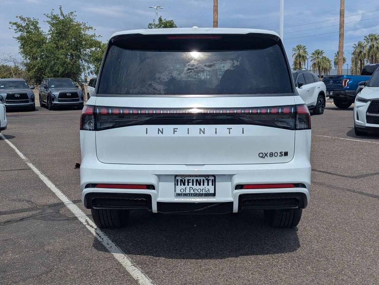 New 2027 RADIANT WHITE INFINITI Sport 4WD image 4