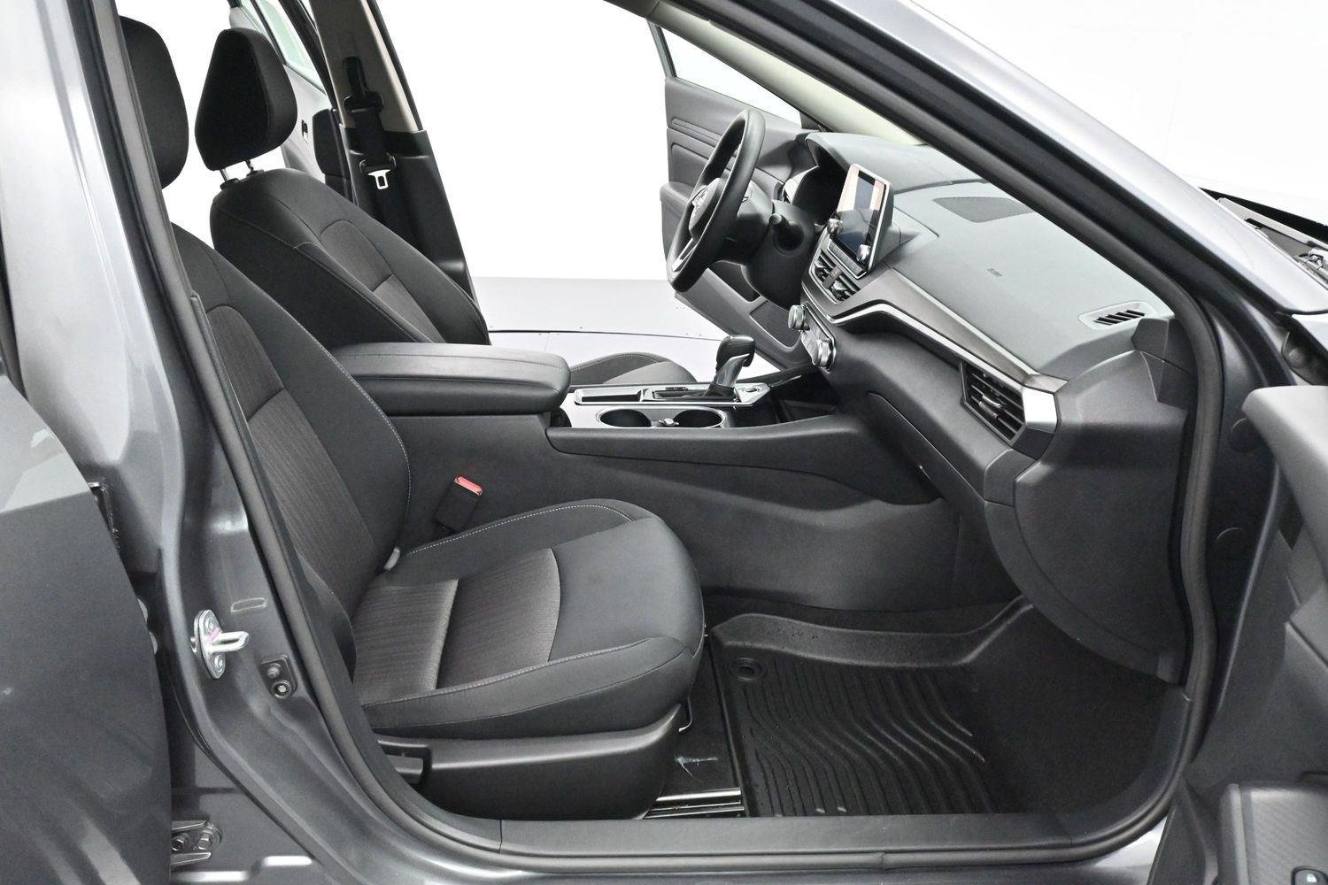 Used 2024 Gun Metallic Nissan 2.5 SV image 27