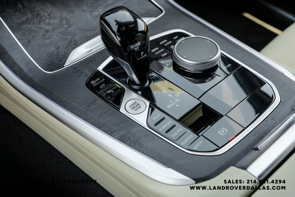 Used 2022 Blue Metallic BMW sDrive40i image 24