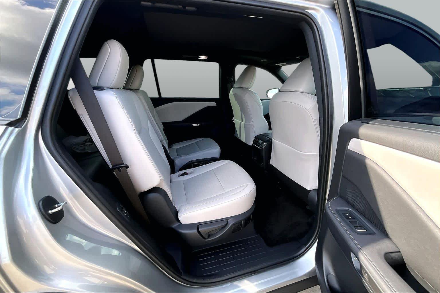 Used 2025 Celestial Silver Metallic Lexus Premium image 20